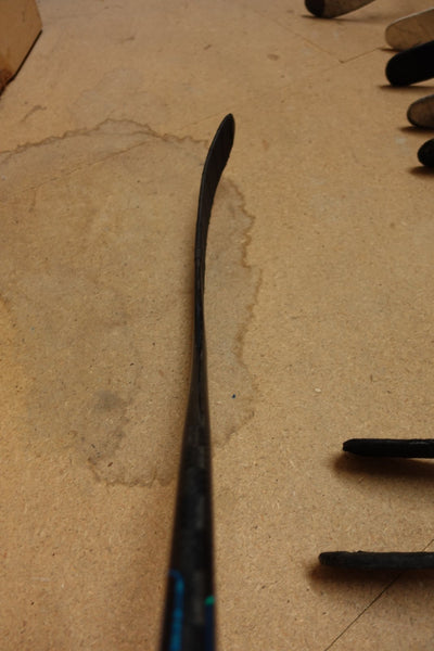 Blade of Evgeni Malkin's pro stock hockey stick photographed from above, showing the P71 Malkin Pro curve