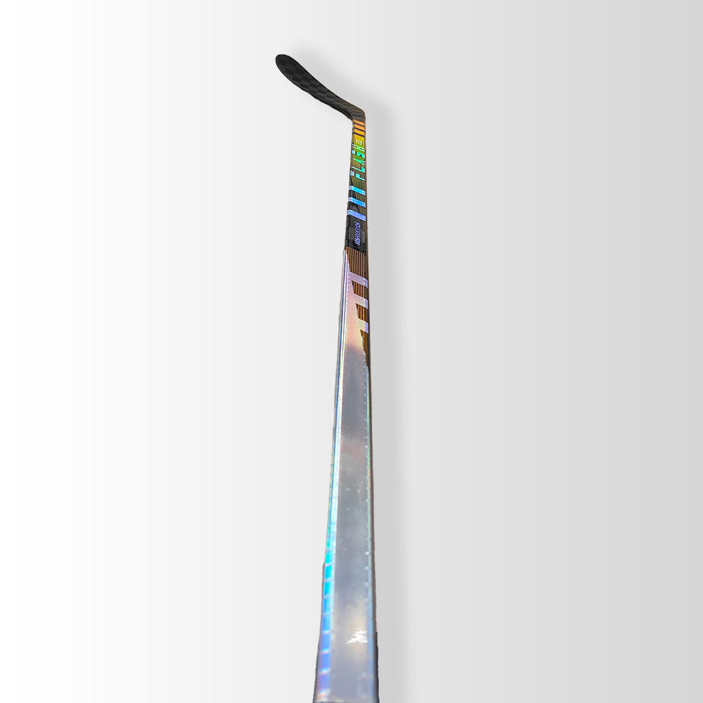 Spielerperspektive Flash 1.0 – Eishockeyschläger wird oben gehalten, Sicht von oben, stylischer Hockey Stick für Kids