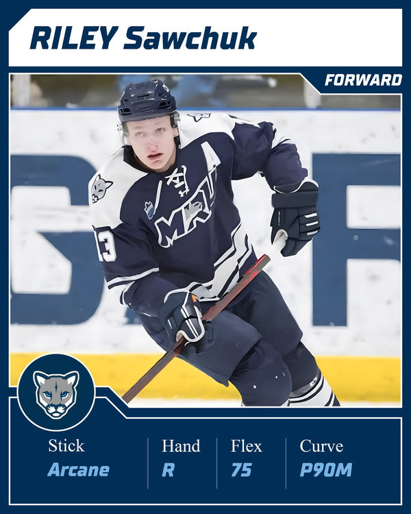 KHL-Spieler Riley Sawchuk spielt den SOYUZ ARCANE