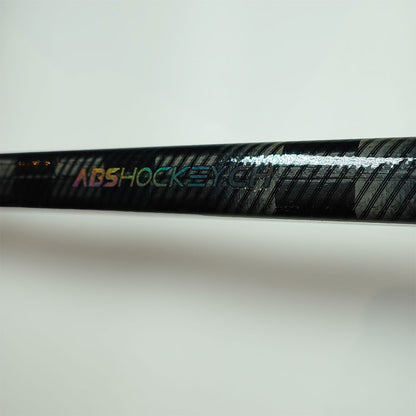 abshockey quick custom stick shaft close up abshockey.ch branding in rainbow holo color