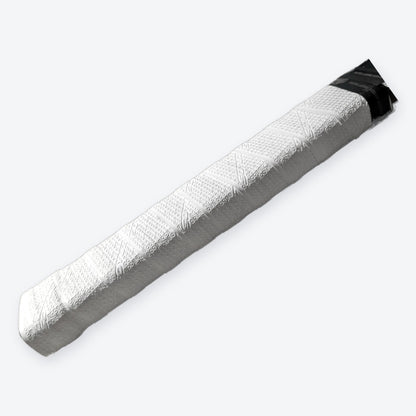 Weisses SOYUZ Griptape am oberen Schaft eines Eishockeyschlägers, strukturierte Oberfläche
