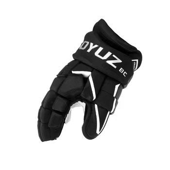 SOYUZ HIT GRIT ice hockey glove in black – angled view