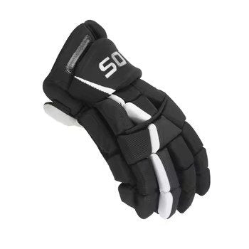 SOYUZ HIT GRIT ice hockey glove in black – cuff and thumb detail