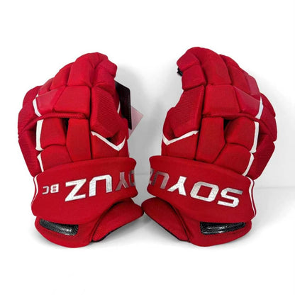 SOYUZ HIT GRIT ice hockey gloves in red – back of hand with SOYUZ cuff logo